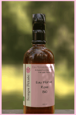 Flacon d'hydrolat bio. Eau florale Rose