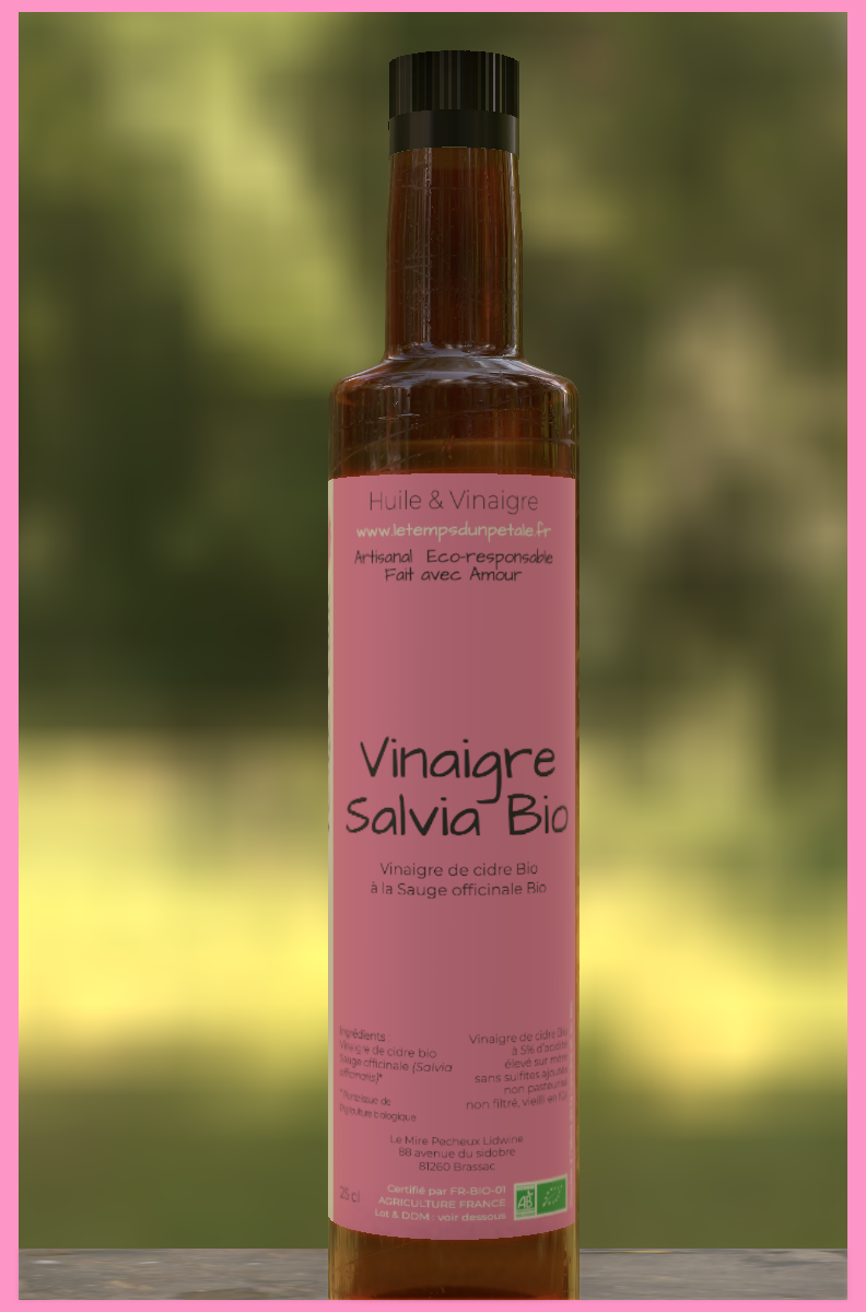 Bouteille de vinaigre bio. Vinaigre aromatisé à la sauge officinale Bio
